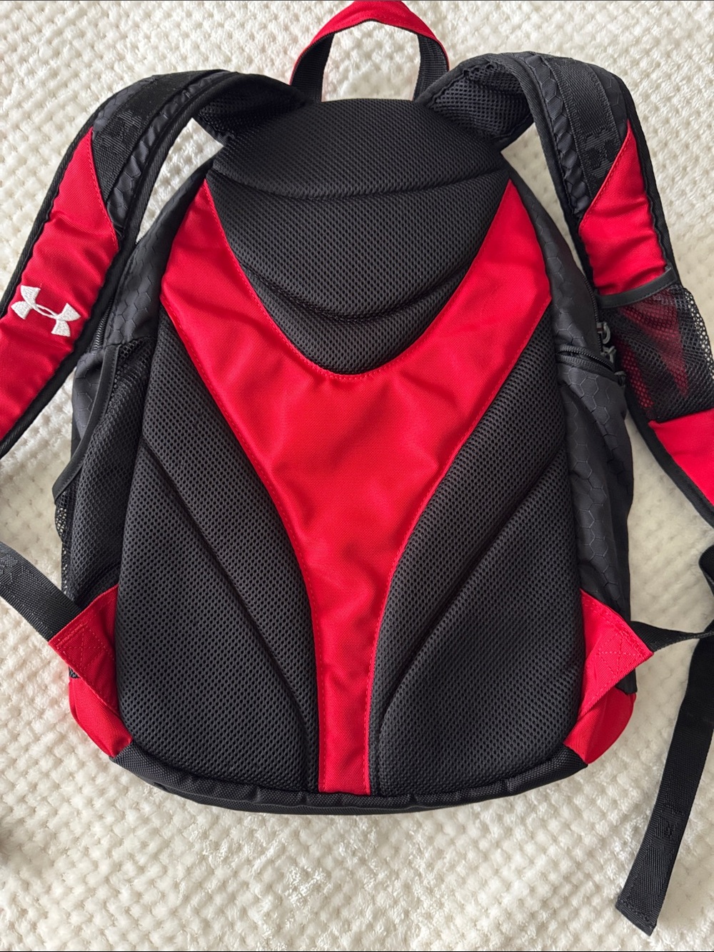 🎒 Under Armour Red & Black Backpack - Picture 4 of 12